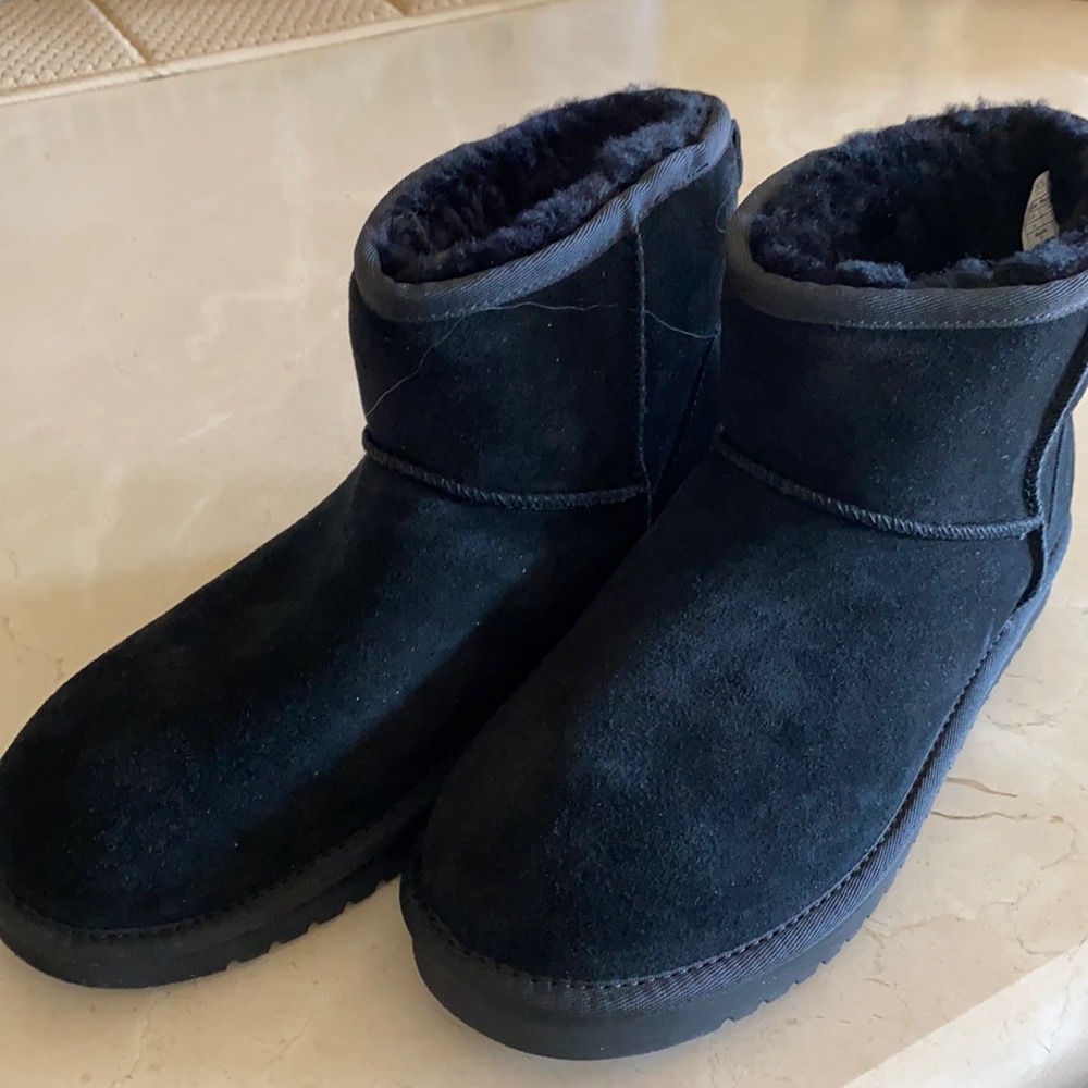 BRAND NEW Koolaburra by Ugg’s! Shorties…Never worn to big for me.